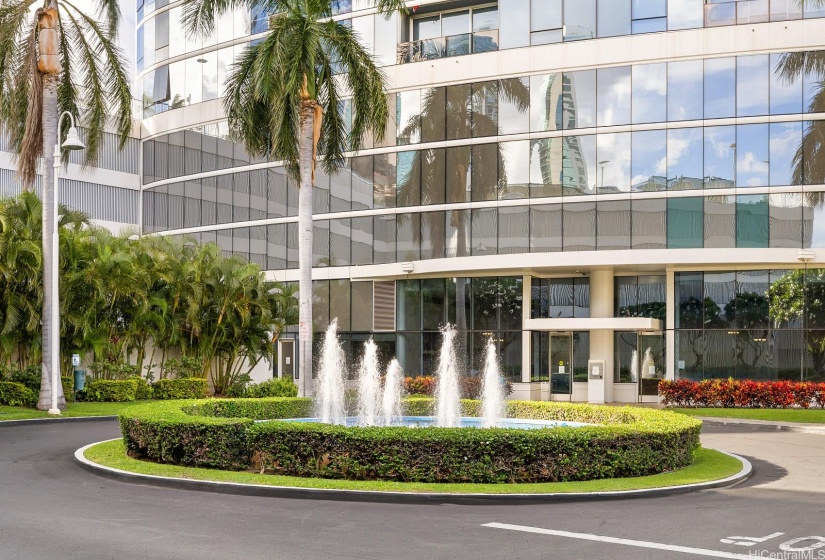 Front entry to Diamond Head facing tower.
