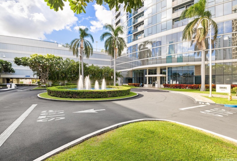 Convenient access and egress from driveway and guest parking to Piikoi St.