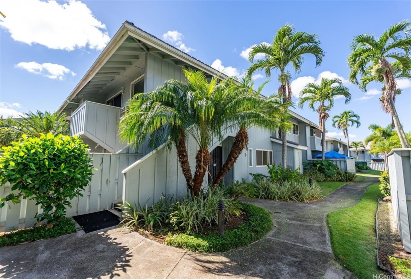 Corner unit with nice landscaping