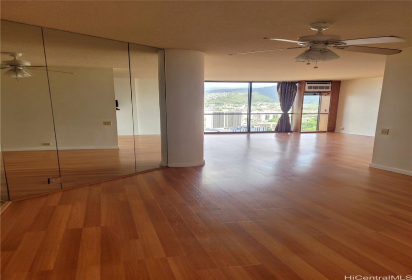 Dining area to living room