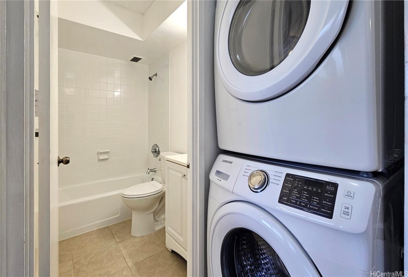 2nd full bathroom w/ freshly glazed tub and new paint. Stackable washer/dryer in unit!