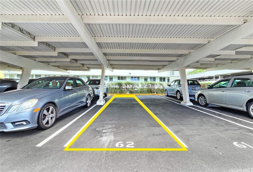 2x covered parking (tandem)