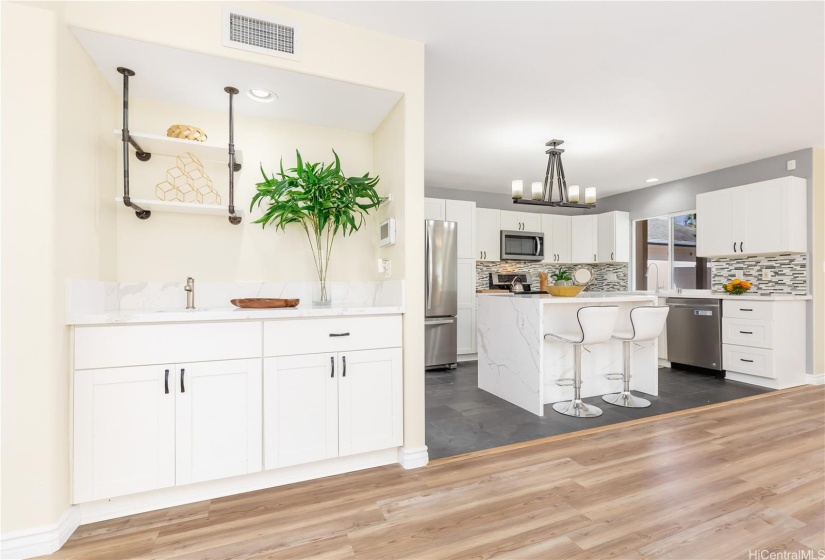 Wet Bar is adjacent to the dining area.