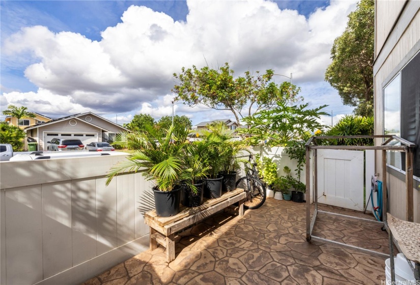Lanai with Stamped Concrete