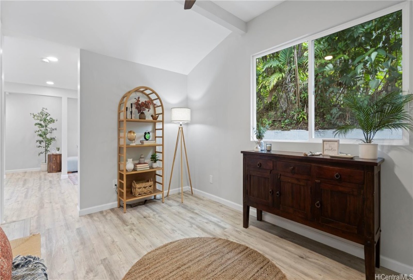 Entry areaCould also be used as a mud room or office