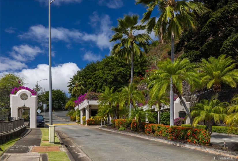 The very best security in East Oahu. Gated office checking in visitors with easy access for residents. Community is regularly patrolled.