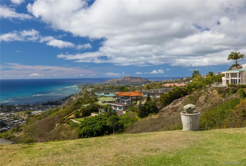 Vacant lot with direct preferred Diamond Head view