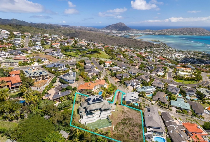 Surrounded by fabulous homes in this Super Luxe East Oahu neighborhood, this development site is prime for a well-designed architecturally created home or combine with home next door (also available) and create largest compound on Hawaii Loa Ridge.