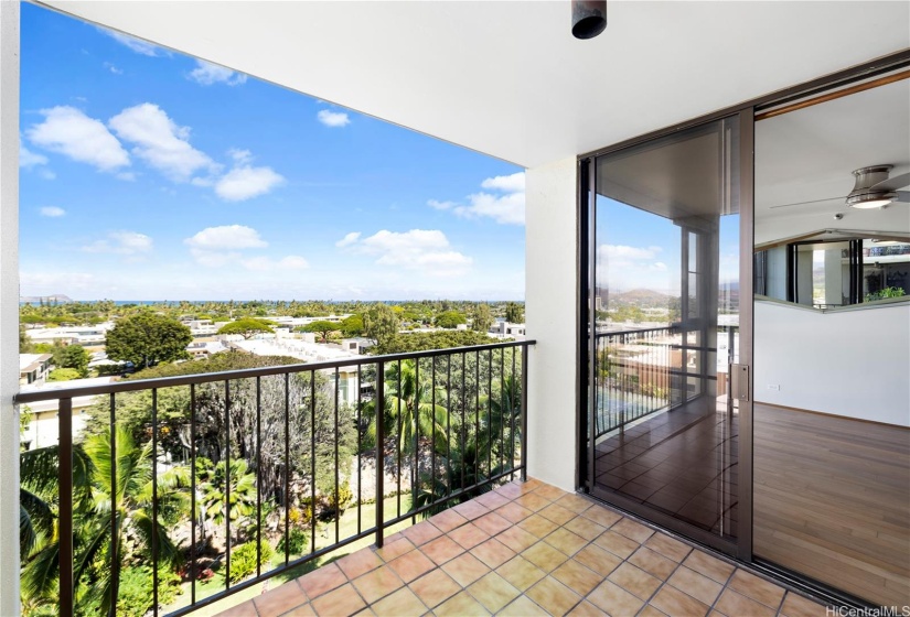 The private lanai comes with amazing ocean views.