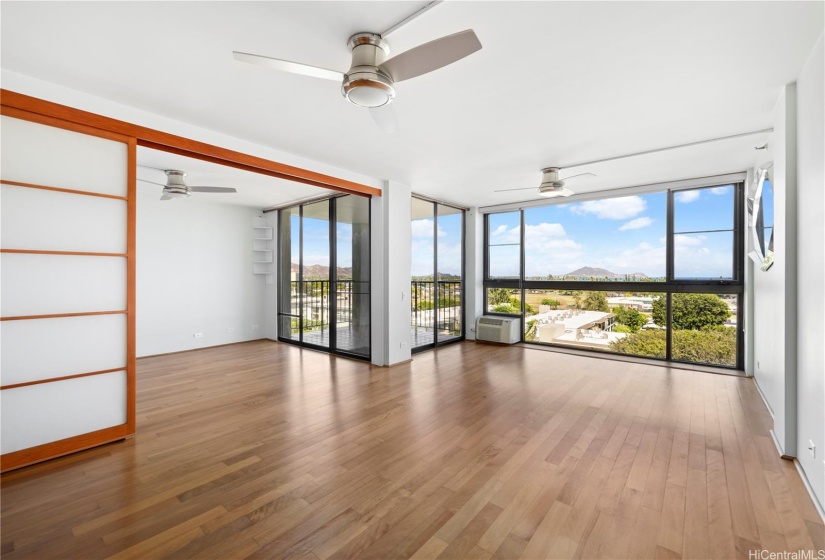 Different viewpoint of living room area.