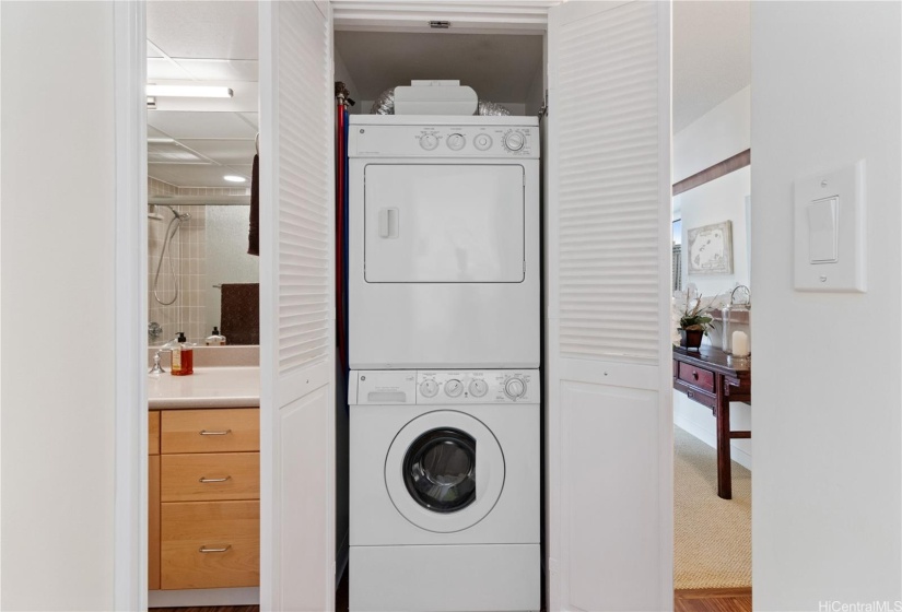 FULL SIZE WASHER AND DRYER.