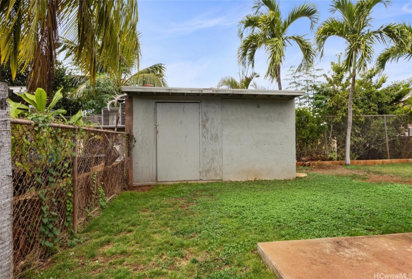 Storage shed to keep the place well organized and tidy.