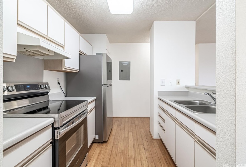 Newer Refrigerator & Stove.