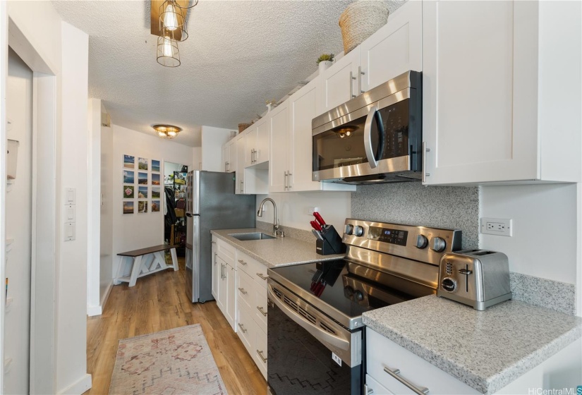 Kitchen with lots of cabinet and counter space