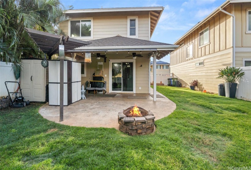 Perfect sized backyard and a nice covered lanai.