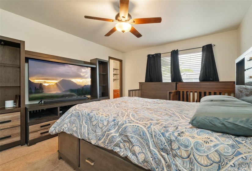 Primary Bedroom with Walk In Closet and en Suite Bathroom