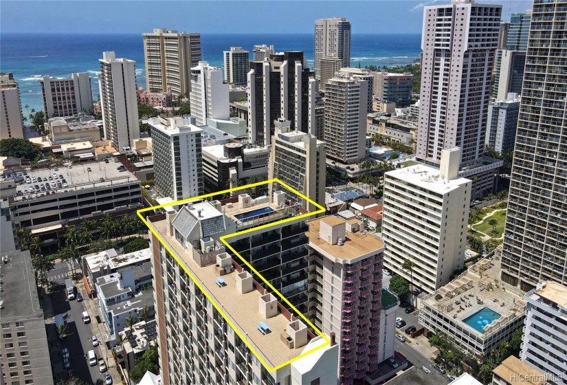 Roof top amenities with beautiful ocean view!