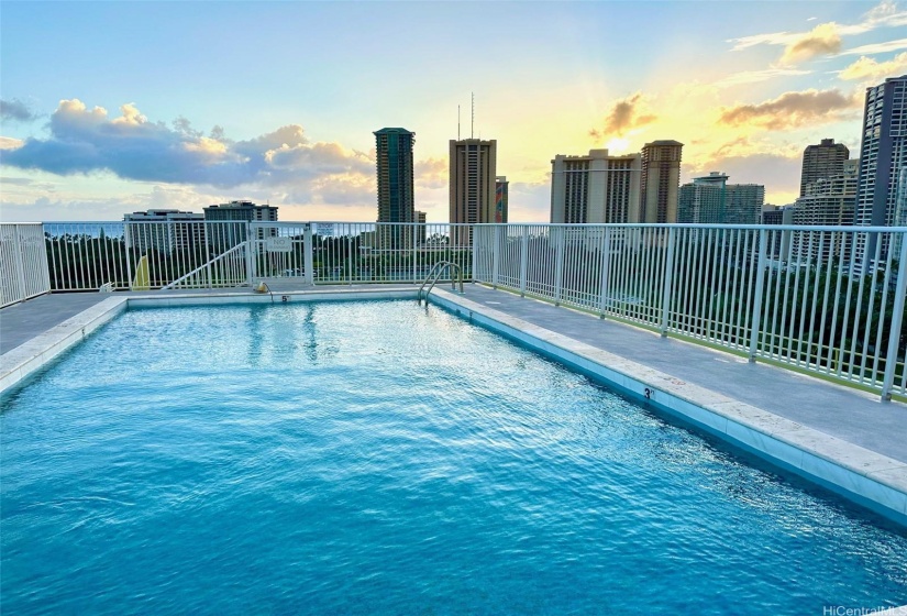 Rooftop pool deck with great views of Waikiki!