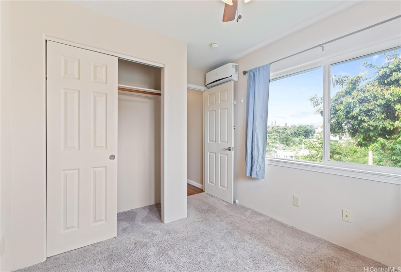 upstairs 2nd bedroom with view of Mountain