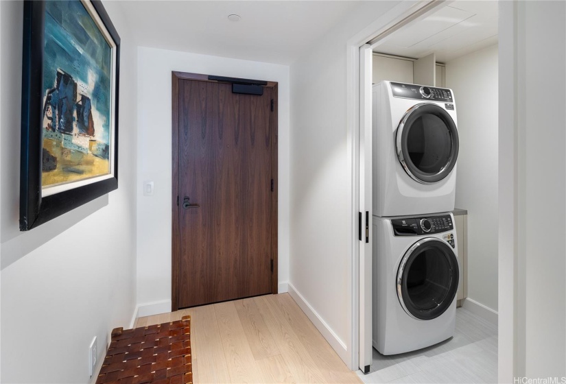 Entry/Laundry Room