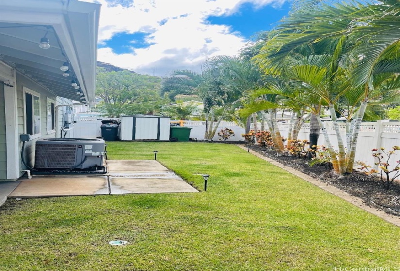 Side yard ( Storage Included )