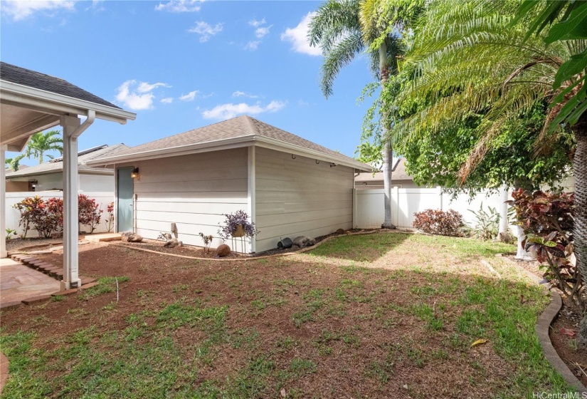 Detached Garage & Fully Fenced Back Yard