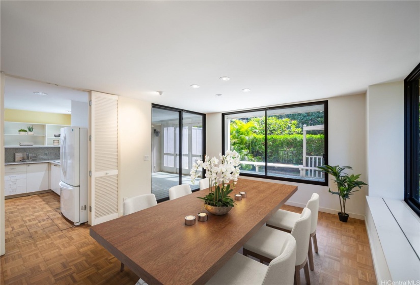 Virtually staged dining area