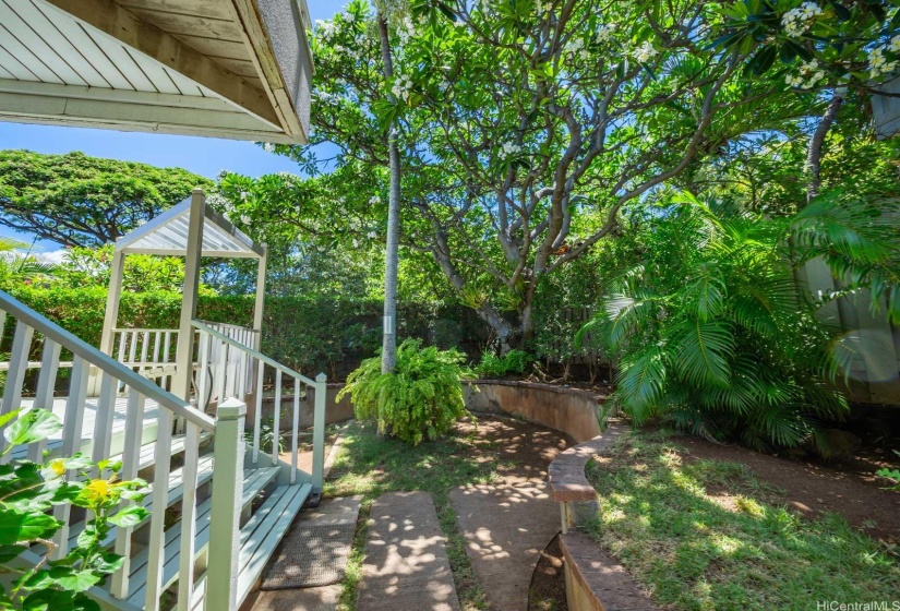 Garden area off the back lanai