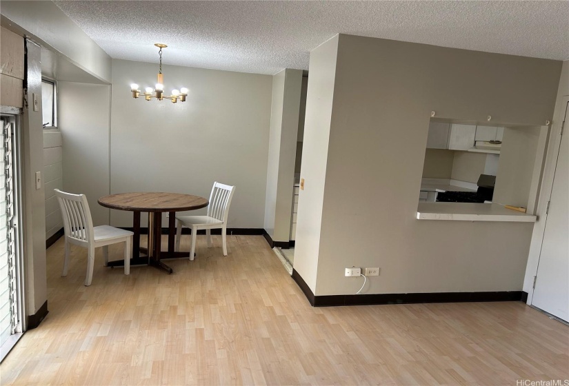 902 Livingroom