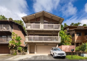 Kaneohe Woods is a lovely neighborhood with lovely views of the Ko'olau mountains