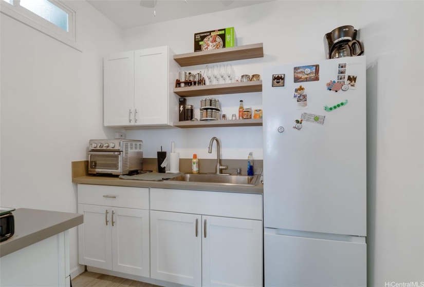 Upgraded Kitchen (Unit B)