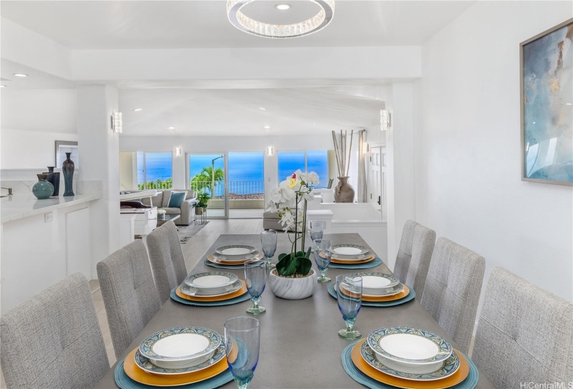 Enjoy the ocean view from the large dining area as well. Incredible azure views from almost all areas of the home!
