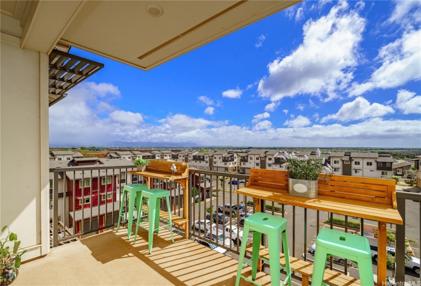 Spacious covered lanai balcony with views