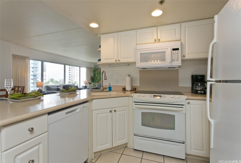 Fully equipped kitchen for your convenience