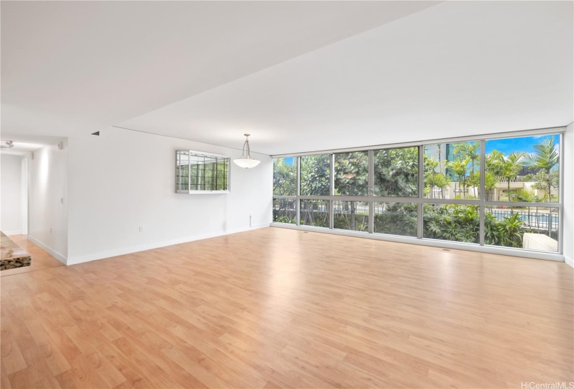 Spacious living room of over 425 square feet overlooking the gardens of Koolani