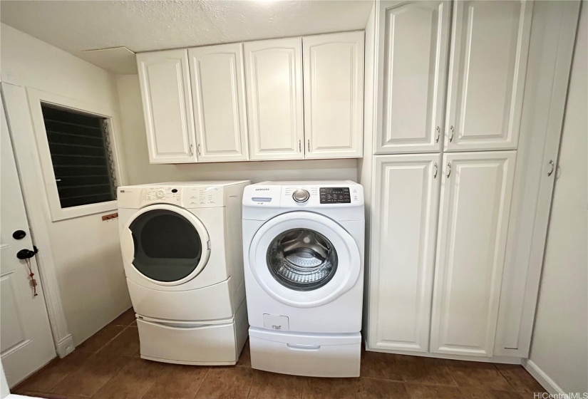 Front loading washer dryer 1st floor