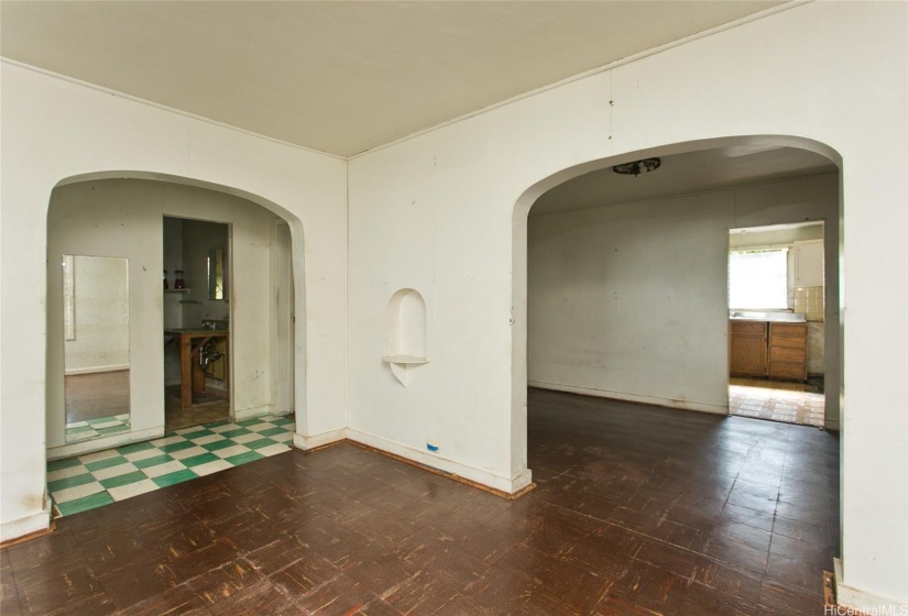 Arched entry to dining room and bedrooms