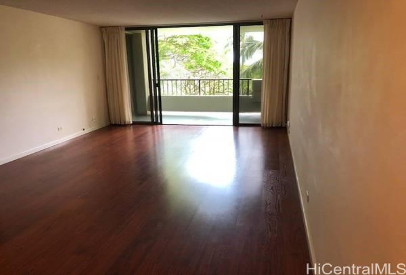 Large living room leads to lanai