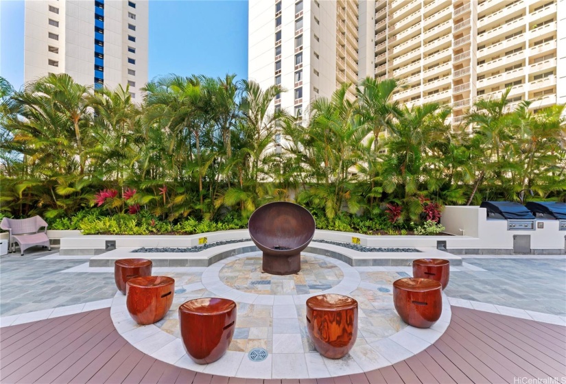 additional seating area with fire pit