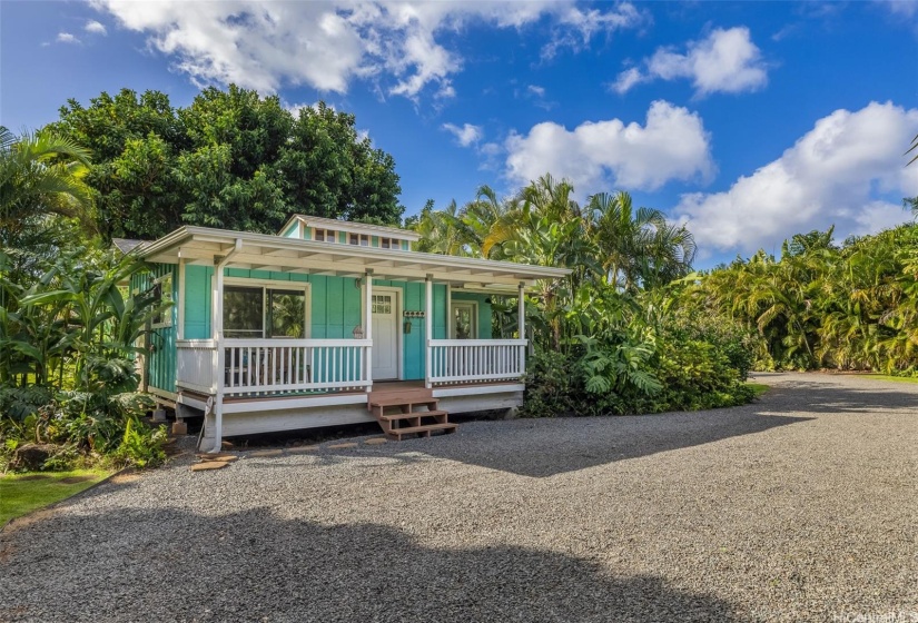 One bedroom cottage in backyard