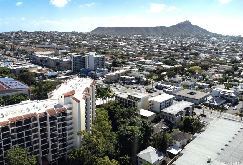 Conveniently located close to Kaimuki and Diamond Head in St. Louis Heights neighborhood and close to freeway entrance
