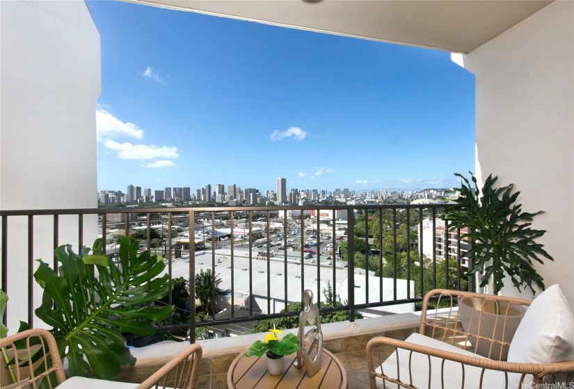 !Laarge lanai off off living room with spectacular views.
