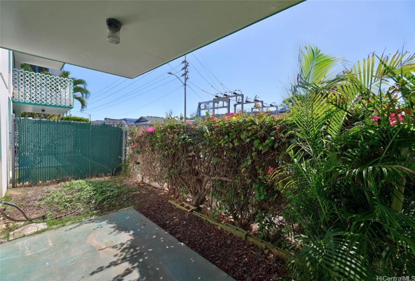 Fenced in yard & lanai area
