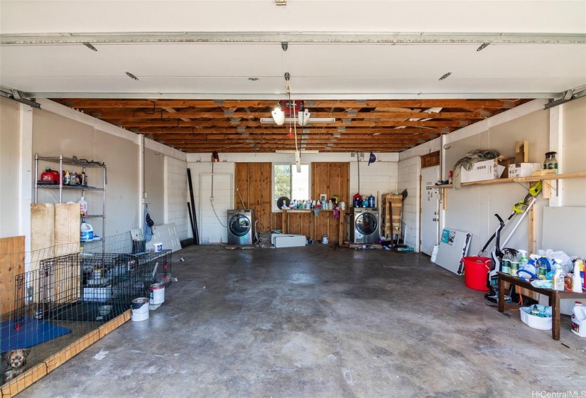 Over sized 2-Gar Garage!