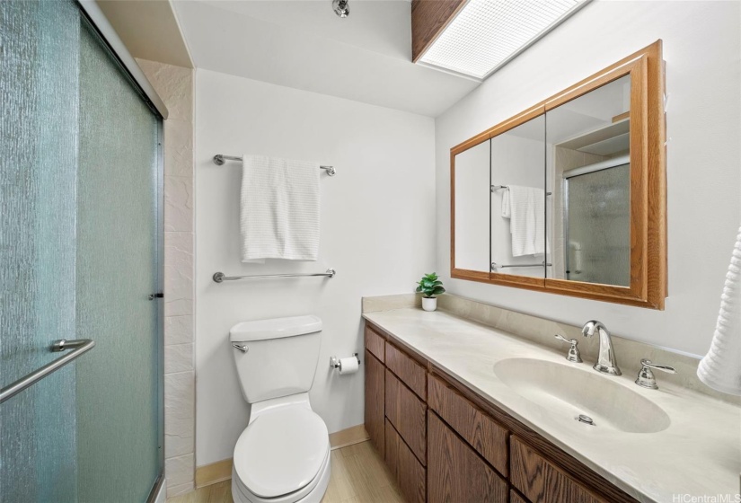 2nd bathroom