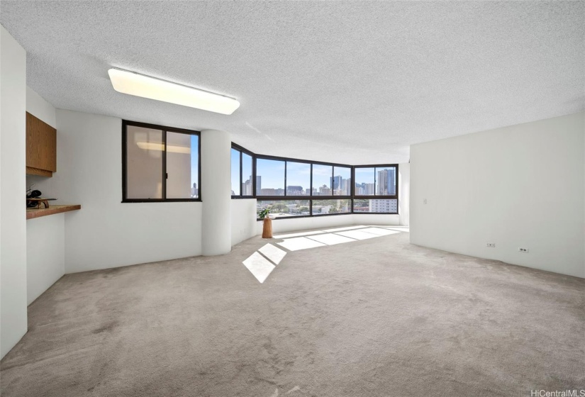Living/dining area