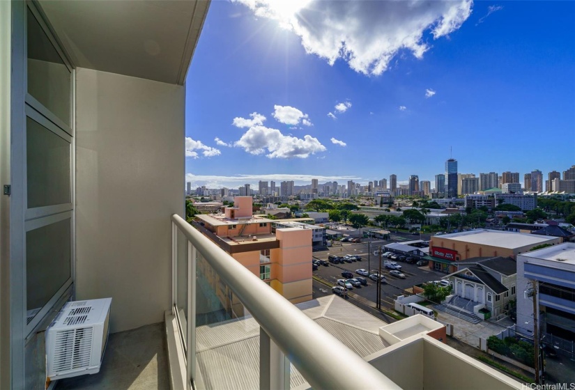 Diamond Head in the distance!  Mere minutes from Waikiki!