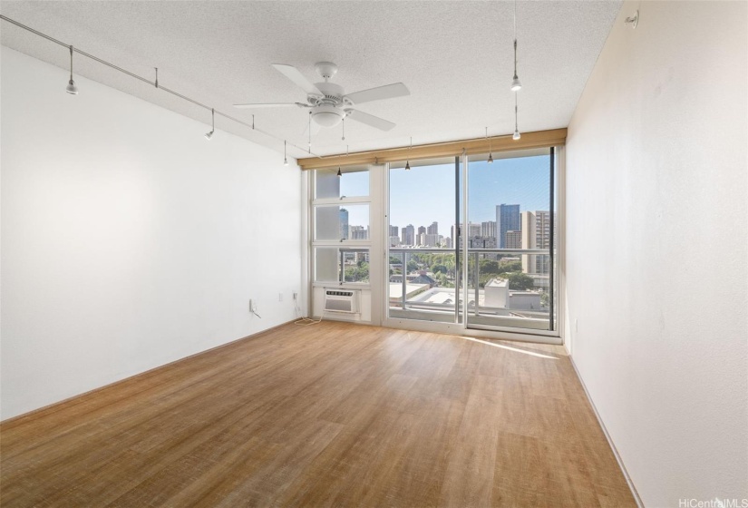 Great views from this home! Peek-a-boo Diamond Head.