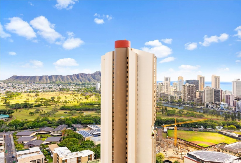 Diamond Head, city, and ocean views