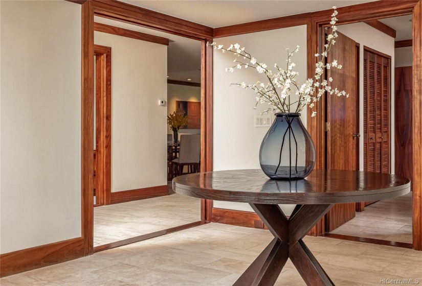 Remodeled by a previous owner into a Majong room, this expanded hallway is right off the kitchen. Handy for Majong snacking.